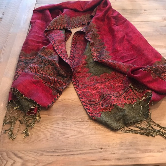 Red and Green Thin Wrap/Shawl or Oversized Scarf - Picture 2 of 4